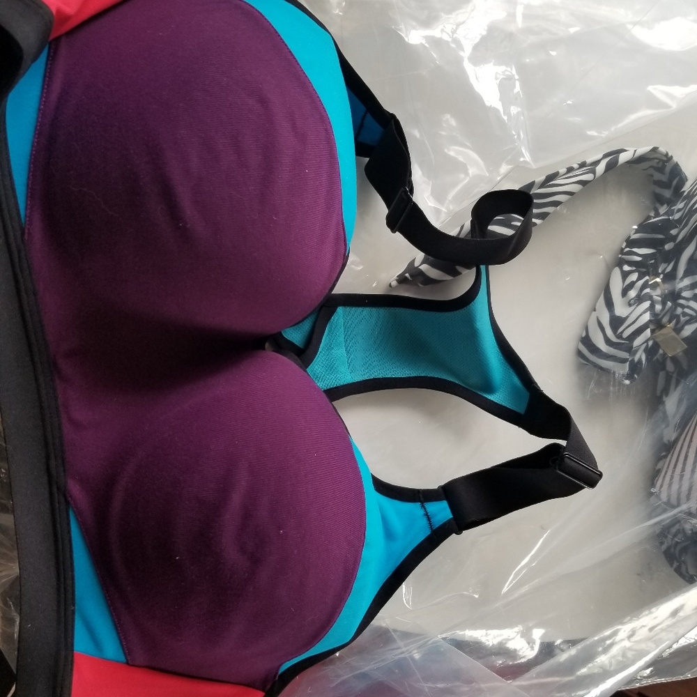 Victoria's secret sports bra